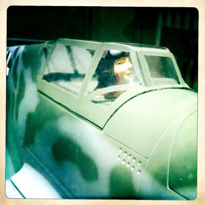 Betty alla guida del Messerschmitt!